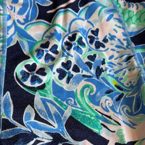 Lilly Pulitzer sirens and spirits luxletic Cropped Leggings L - Picture 6 of 9